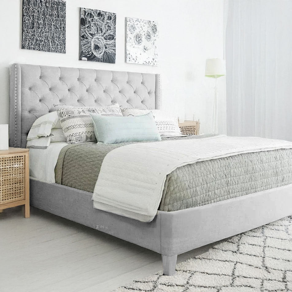 Cora Tuffed Bed